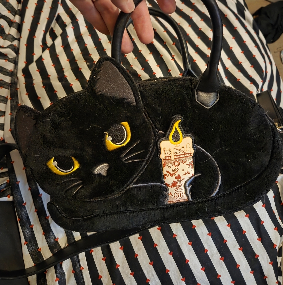 Loungefly Disney Hocus Pocus Binx Crossbody Bag